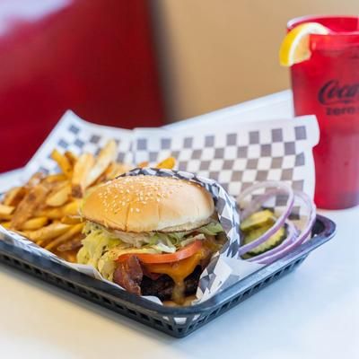 Debbie's burger, Debby’s Diner