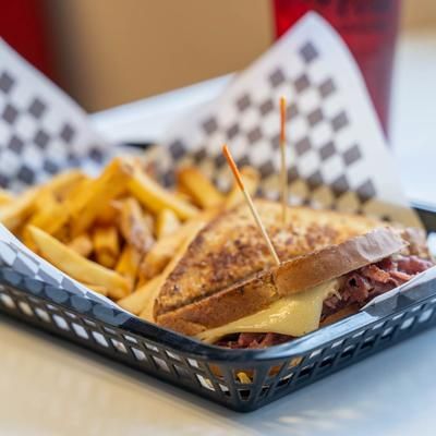 Debbie's tuna melt, Debby’s Diner