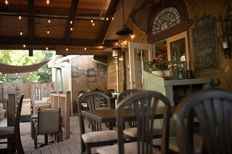 Decant patio