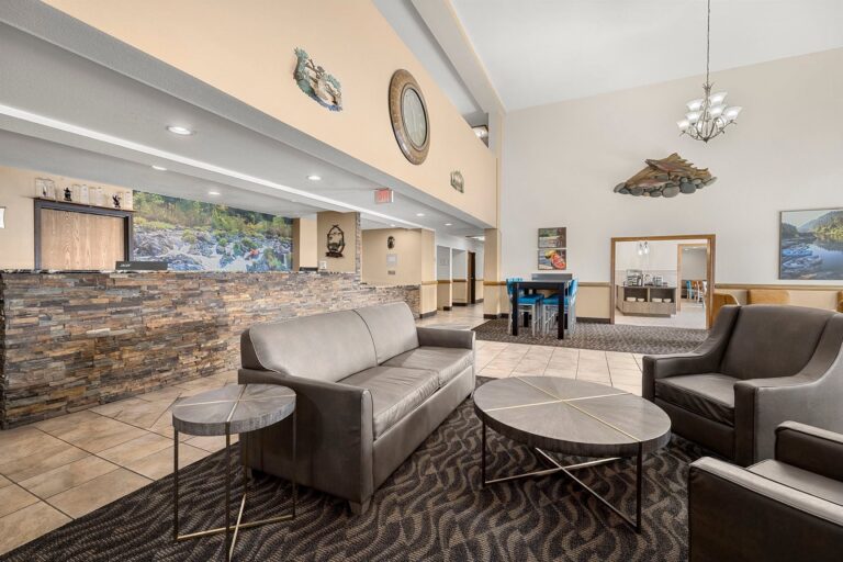 LaQuinta GP, Super 8 by Wyndham Central Point – Medford