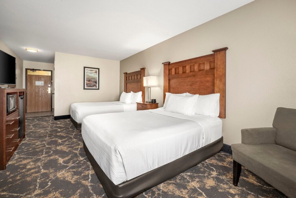 LaQuinta GP, Super 8 by Wyndham Central Point – Medford
