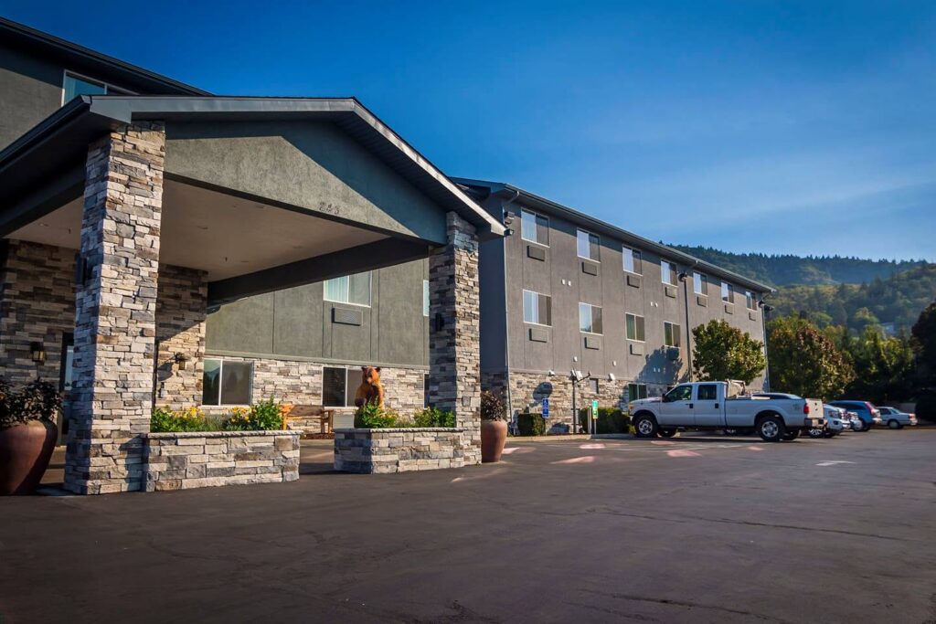 LaQuinta GP, Super 8 by Wyndham Central Point – Medford
