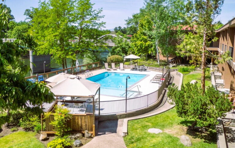 Lodge@RS, The Lodge at Riverside