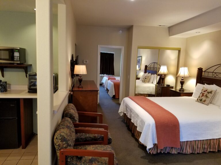 Redwood Garden Inn