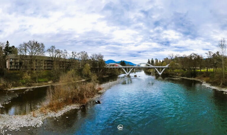 Riverside Inn