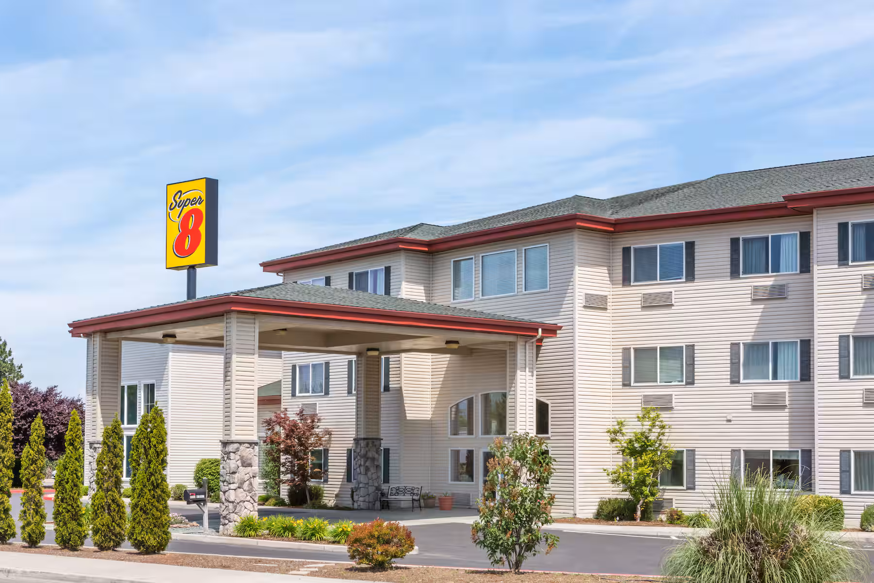 Super 8 by Wyndham Central Point – Medford