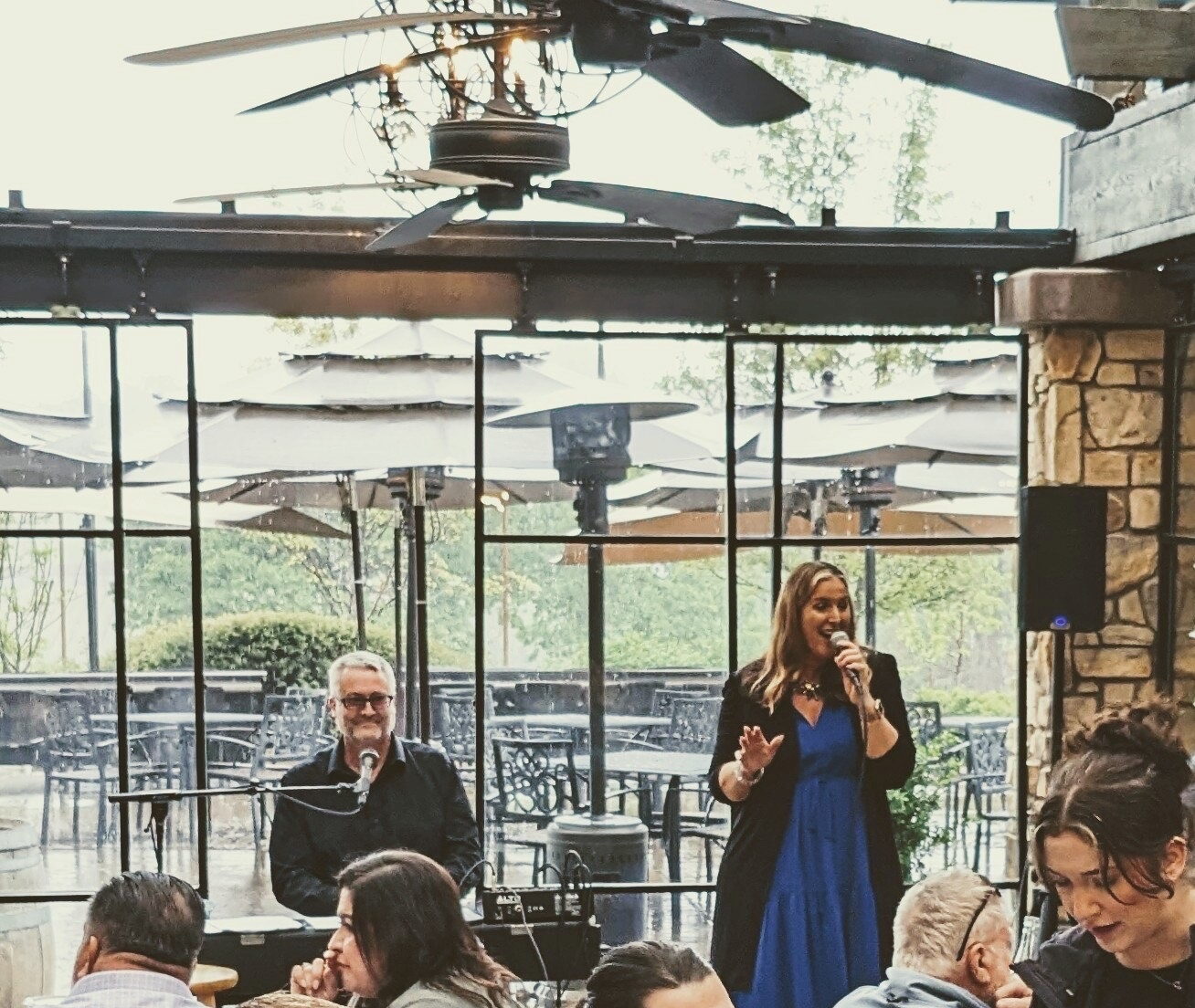 Live Music: Lisa & Dean